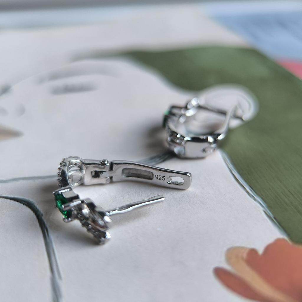 Silberne Ohrringe mit Nano-Smaragd 0,638 ct (2192145)