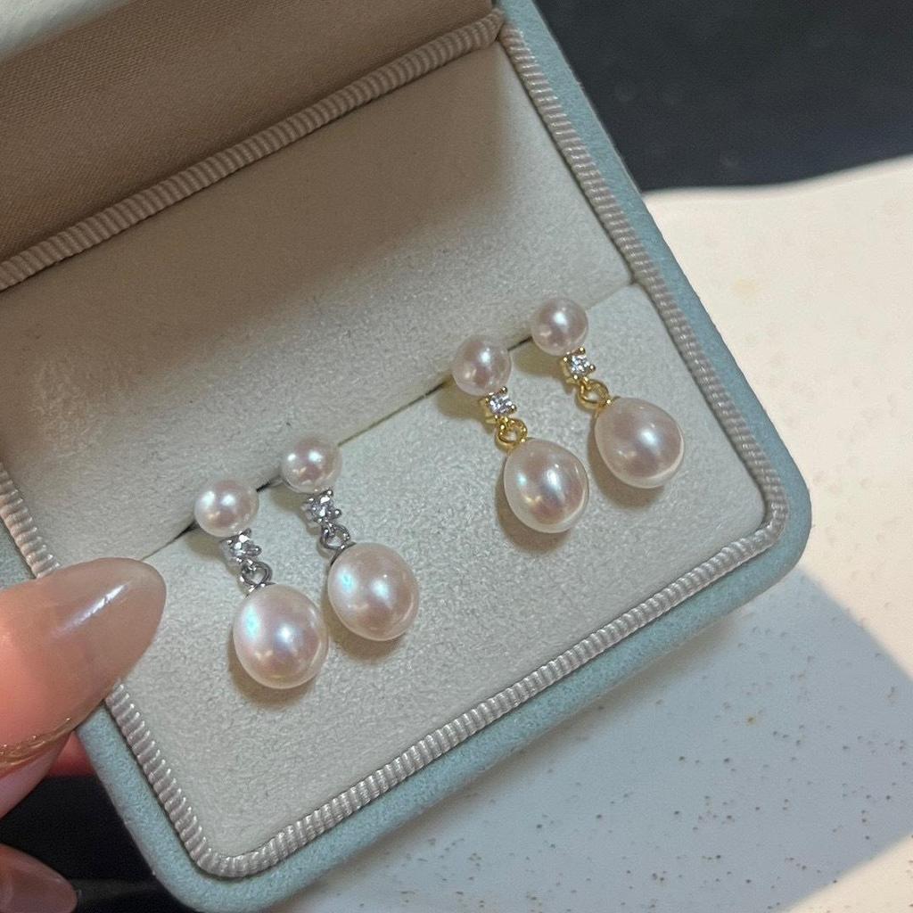 Elegante französische Natur-Süßwasserperlen-Ohrstecker in S925 Silber