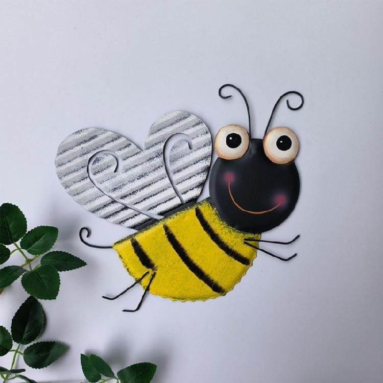Metal Bee Wall Hanging Sculpture Indoor Outdoor Yard Sculpture Art Garden Statue