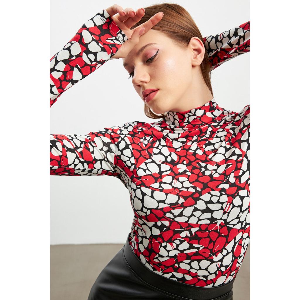 Schwarzer Damen-Body mit Fingerdetail