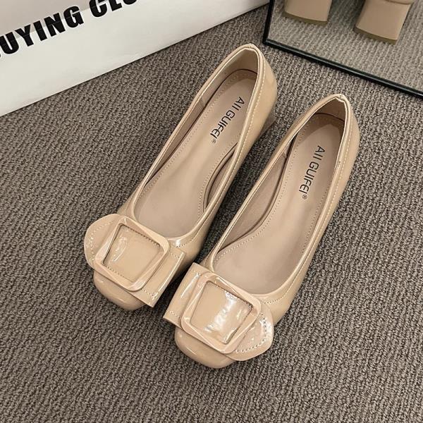 

Модные лаковые балетки с квадратным носком, туфли на каблуках, с мелким вырезом, женская обувь с пряжкой, удобные классические туфли-лодочки 35
