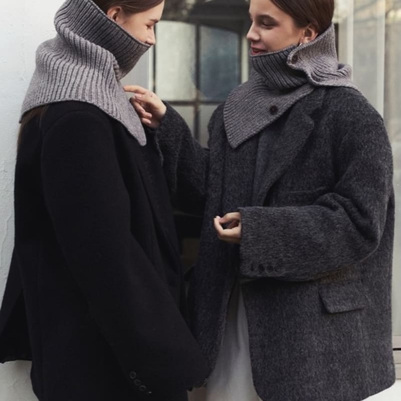 LOEIL Button Point Knit Neck Warmer - 2 Colors