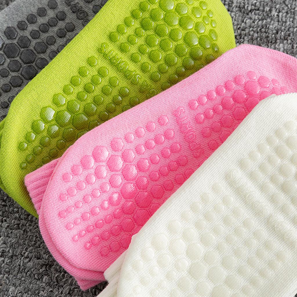 Female Fitness Floor Socks Trendy Mid Tube Pilates Yoga Socks Anti Slip Sweat Absorbing Breathable Shark Pants Sock Sports Socks