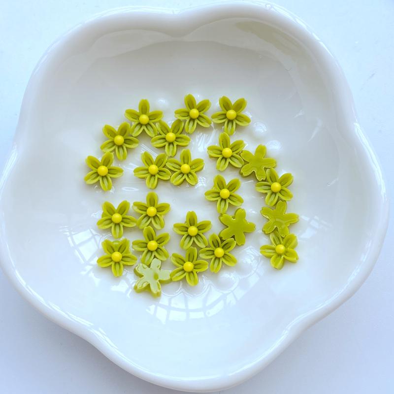 200Pcs New Cute Mini 8mm Flower Flat Back Resin Nail Enhancement  Jewelry Craft Decoration Accessorie