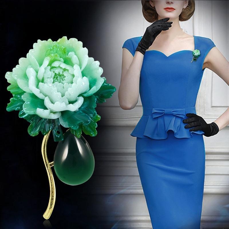 Spilla in stile cinese con un fascino femminile retrò, Un semplice ed elegante accessorio spilla a fiore di calcedonio