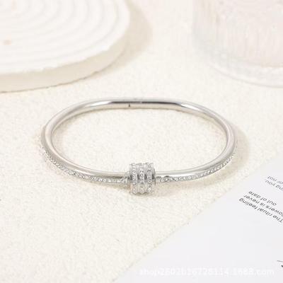 Elegante bracciale da donna in acciaio inossidabile: Design di fascia alta, non sbiadisce, completamente tempestato di diamanti