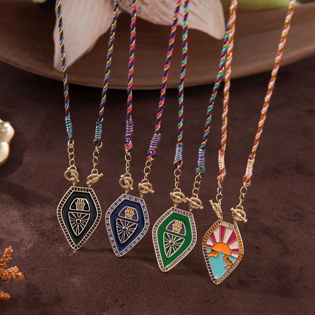 Tarot Card Necklace, Retro Artistic Color Pendant Necklace, Women's Fashion Gold-plated Color Preservation