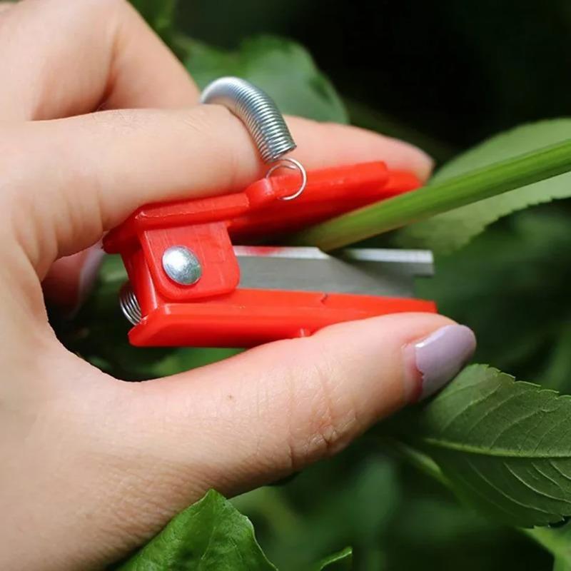 Finger Sickle Harvesting Knife Curved Blade, Gardening Pruning Tool Fruit Grape Picking Ring One-Hand Garden Snip