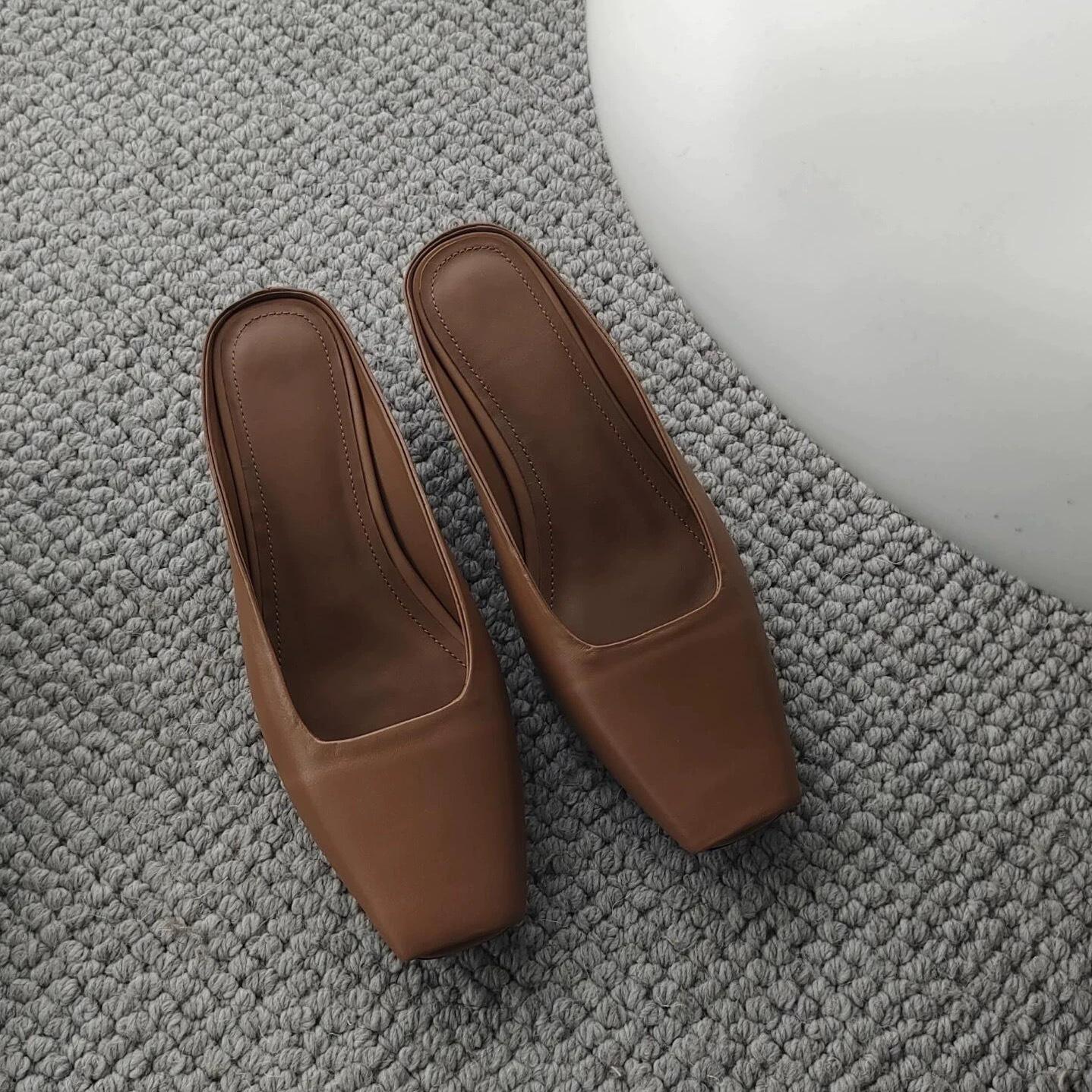 

Кожаные мюли с французским квадратным носком, кошачьей головой и головой сумки, женские, новая модная модель весна-лето 2025, мюли на тонком каблуке, крутые тапочки 40 коричневый