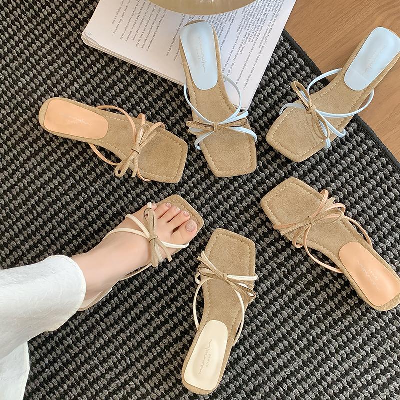 Fashion New Style Popular Woman Slippers Casual Pantofle Rubber Flip Flops Low Luxury Summer Flats Rome Sandals Women's Fashion Slippers