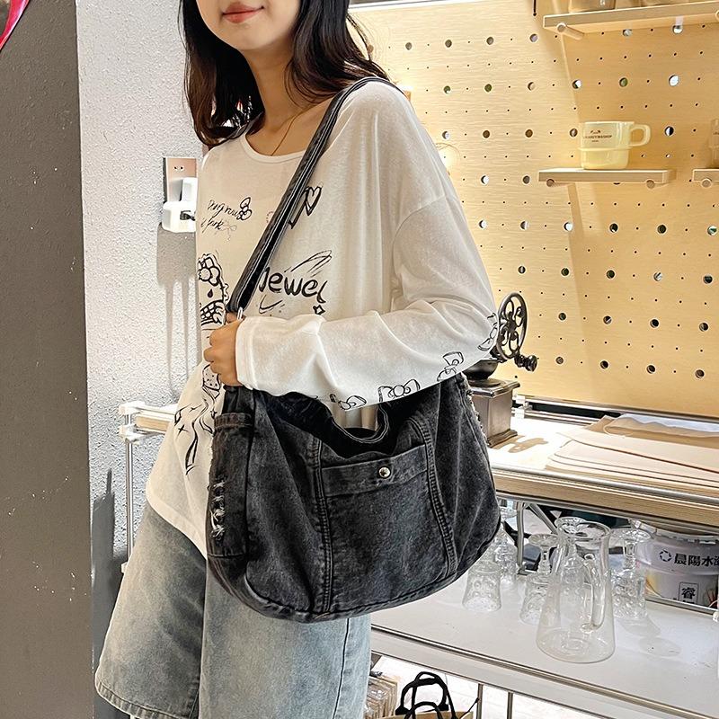 Denim shoulder bag, largecapacity cloth bag, new trendy temperament messenger women's bag, fashionable and simple casual bag