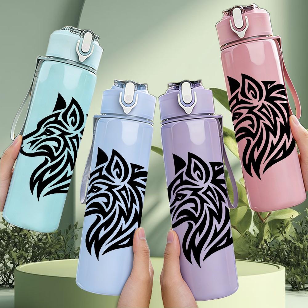 1PC Black Wolf Head Silhouette 750ml Color Plastic Sports Water Bottle Leakproof Flip Straw Lid Suitable for Sports Office Home Use