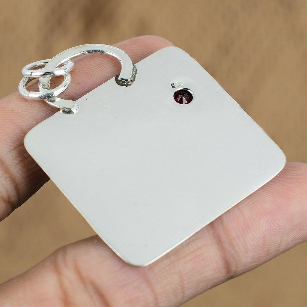 Přírodní Mozambický Granát Drahokam Přívěsek Červený Šperk ze Sterlingového Stříbra 925