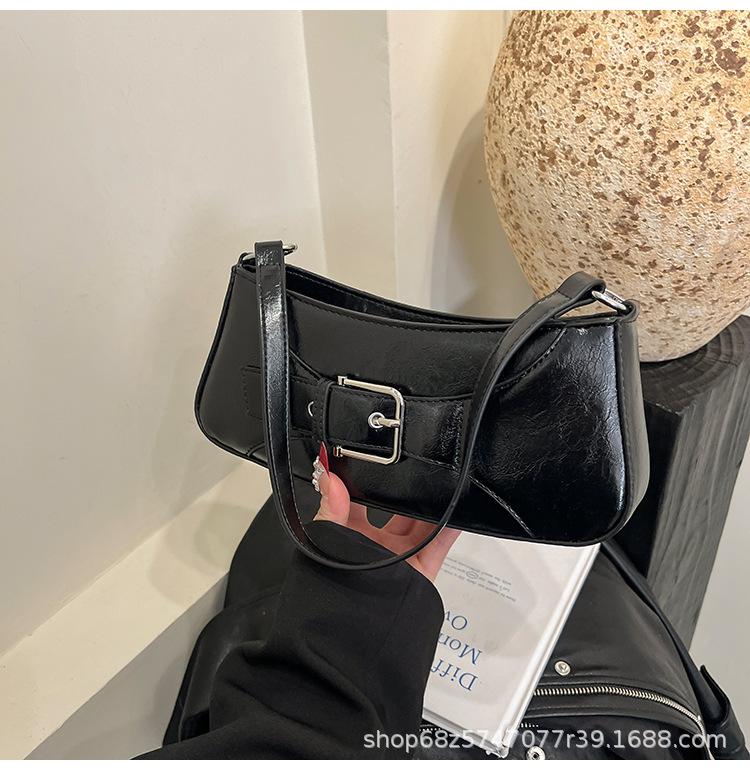Korean niche style 2025 new foreign trend versatile underarm bag high-end texture baguette bag one-shoulder crossbody bag