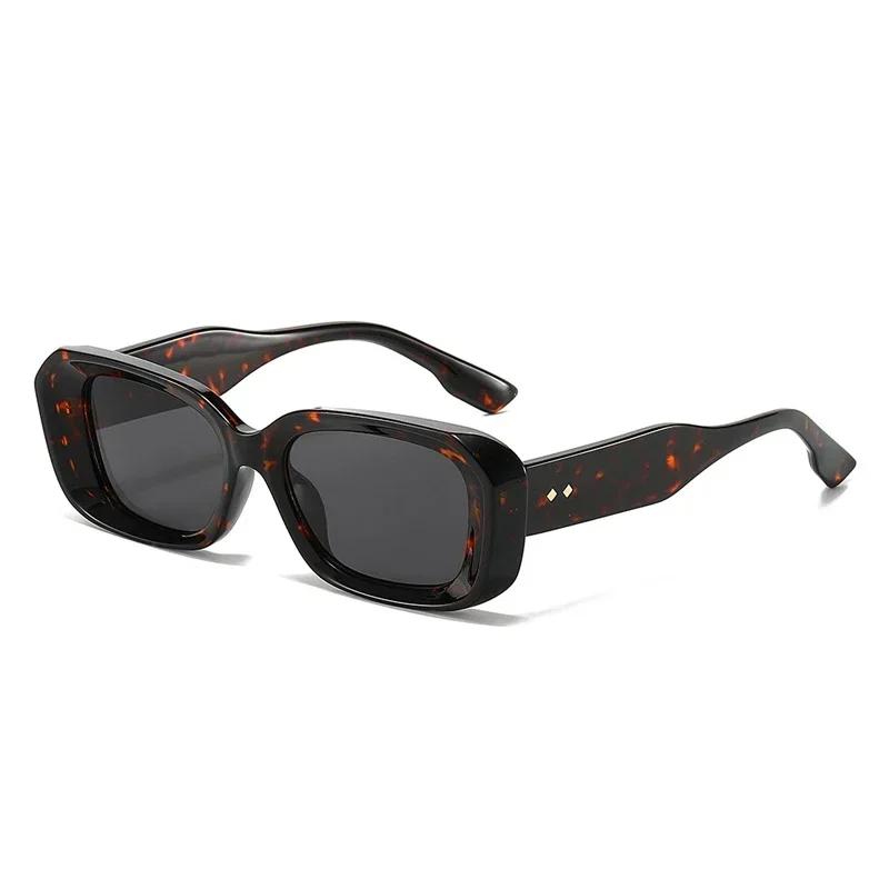  Retro Square Sunglasses Men Fashion Gradient Shades UV400 Women Trending Rivets Sun Glasses