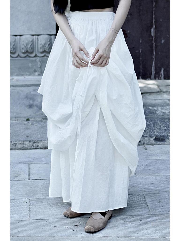 Qiu Xiaonuan's Dark & Cool Heavy Pleated Swing Skirt