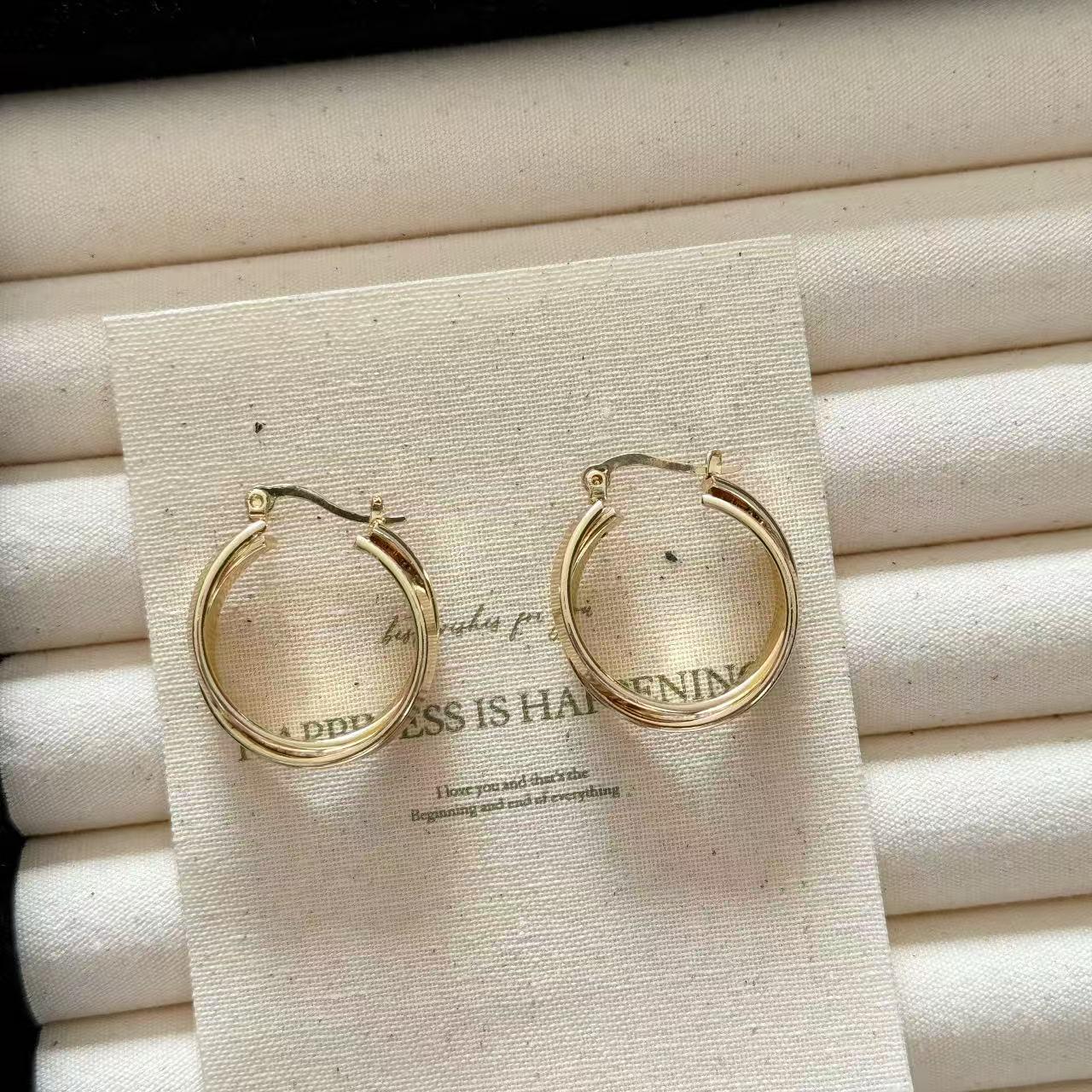 Gold Geometric Circle Earrings – Retro Luxury, High-End, Versatile