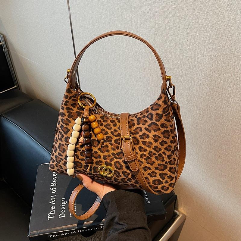 Premium sense niche bag women's autumn and winter retro 2025 new leopard print shoulder messenger bag frosted portable dumpling bag