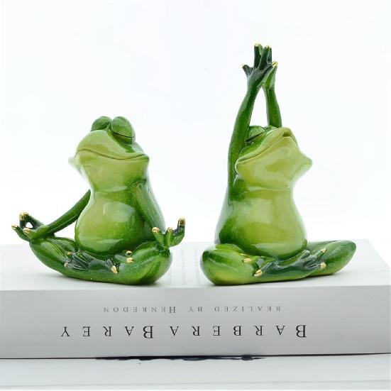 Queemie® Set of 2 Creative Yoga Frogs Statues, 2 Different Yoga Poses Froggy Sculptures, Mascot Frogs Meditation Resin Collectible Figurines for