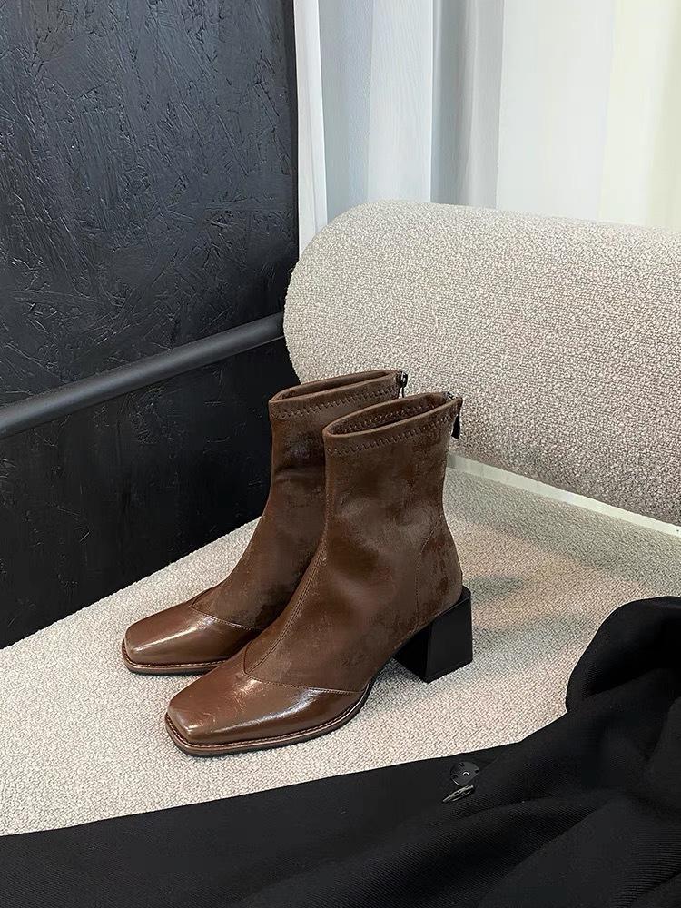 

Ретро короткие ботильоны на толстом каблуке женские 2024 новые осенне-зимние кожаные ботинки французские тонкие ботинки ботильоны на высоком каблуке ботинки Мартин 40 темно-коричневого