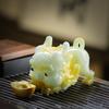 New Tea Table Desktop Decoration Pixiu Holding Gold Ingots Color Changing Tea Pets Kung Fu Tea Set Accessories Decoration Gift