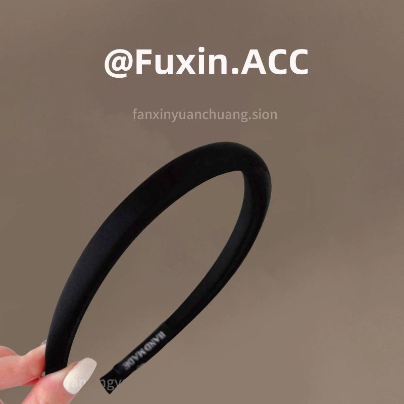 Hedvábné stuhy do vlasů: Zelená spona do vlasů pro sofistikovaný styling