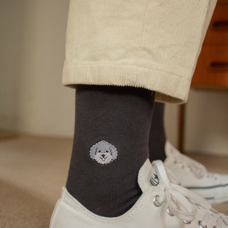 SNOOZY Silver Poodle Dog Face Embroidered Socks (Matte Gray)