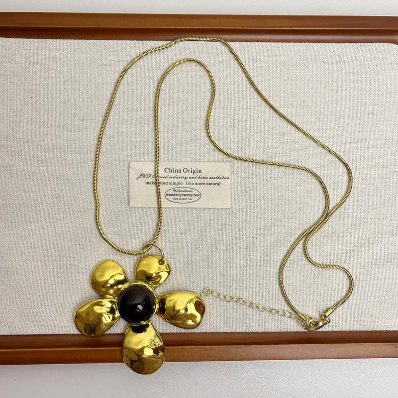 

Korean silver old sun flower pendant necklace female exaggerated long neck chain retro niche design accessories