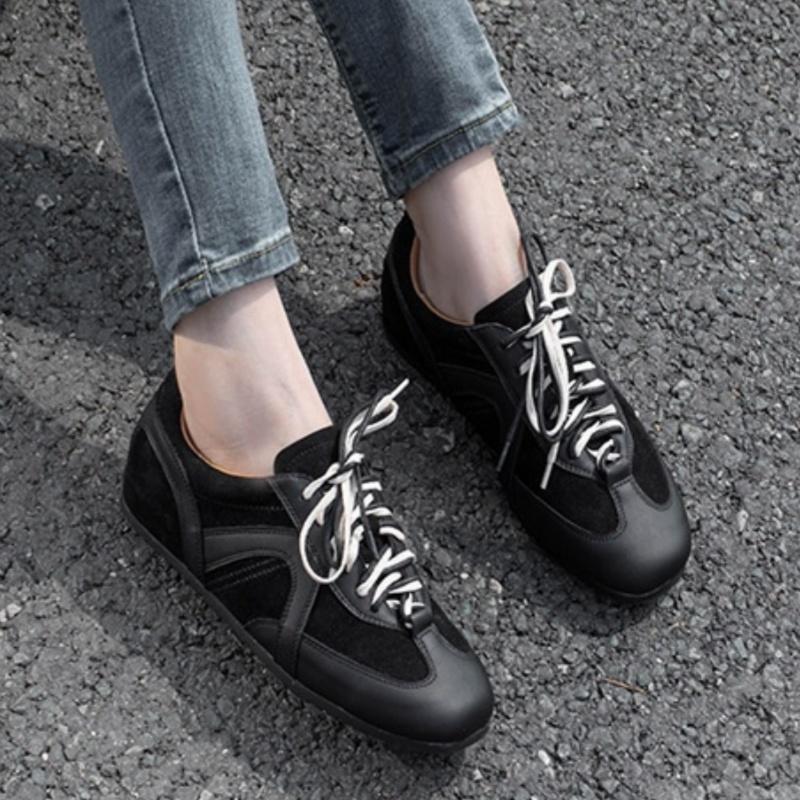 Fashion Femmes Cuir Allemand Trainers 2025 New Casual Sneakers Comfortable Deerskin Board Shoes Lace Up Flat Trainers Women's Shoes
