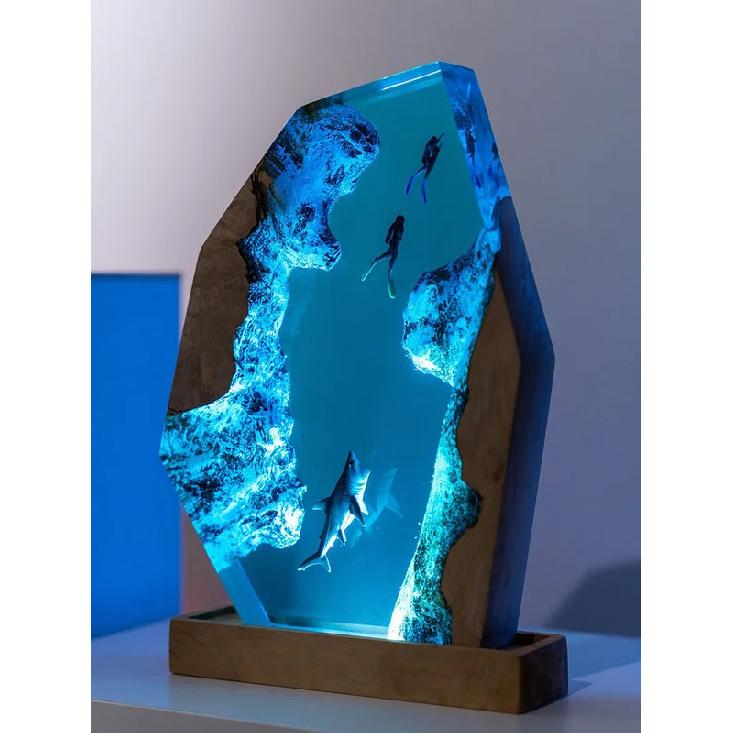 Customized Items Resin Table Light Shark Attack Diver LED Night Light Creative Artistic Room Decoration Lamp USB Charge