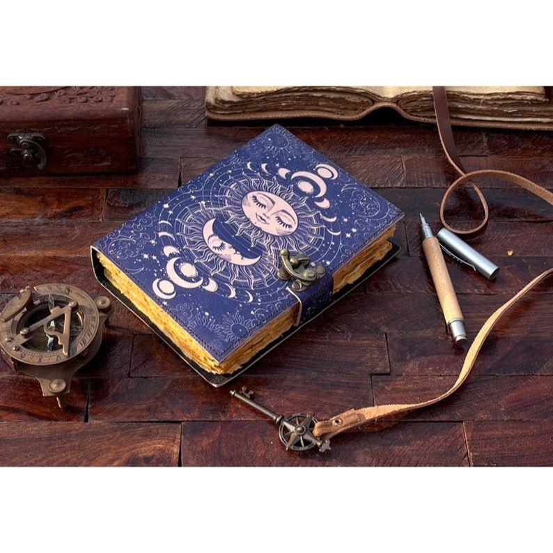 

Небесный принт Солнца и Луны • Пустая Книга Заклинаний • Журнал Гримуар • Книга Теней • викканский языческий журнал • Винтажная бумага с рваным краем. 7 x 5 in