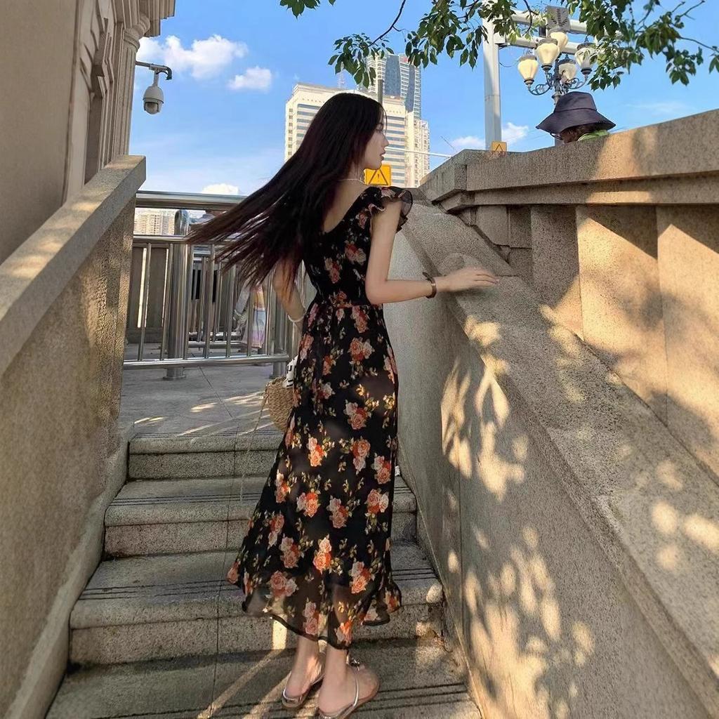 2026 New Summer Gallery Vacation Style Small Flying Sleeves Slim French Retro Slim Slim Dress Coffee Break Dress