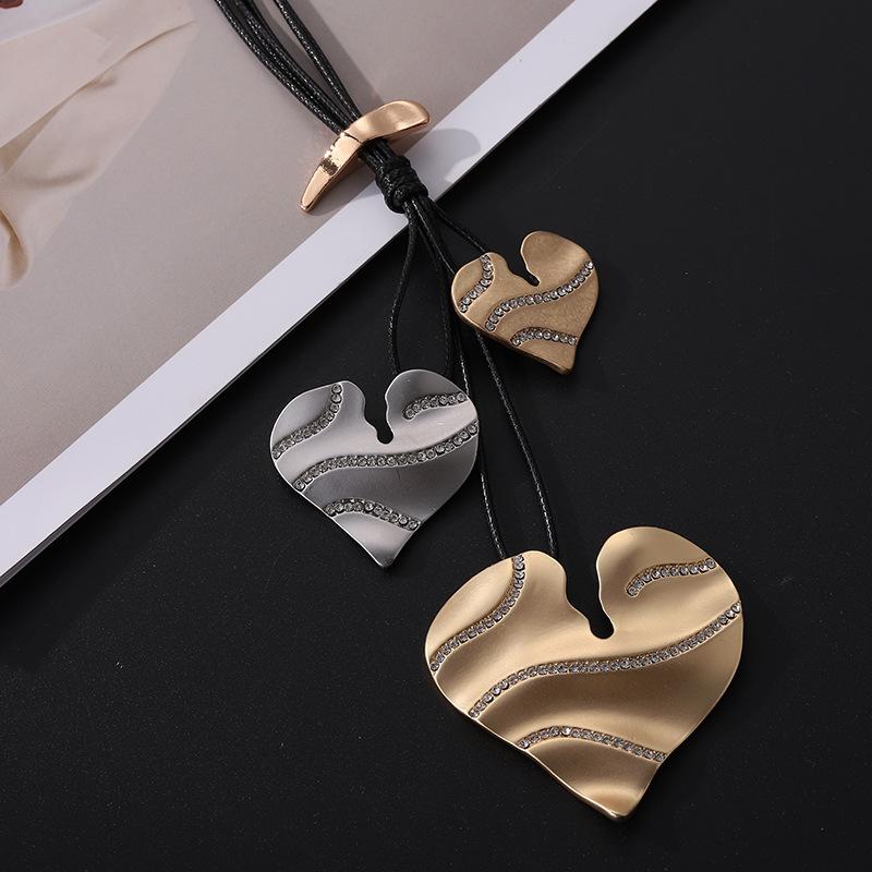 Long Sweater Chain Love Diamond Retro Ladies Fashion Pendant Necklace