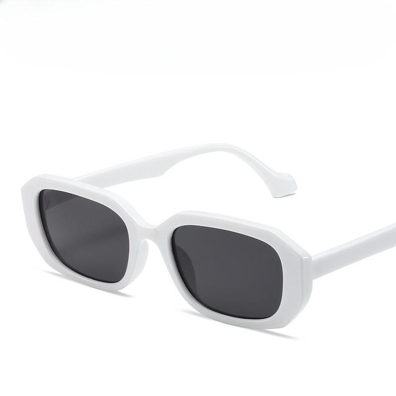 Fashion Unisex Oval Frame Sunglasses with UV400 Protection Leopard Pattern Vintage Travel Sunglasses for Outdoor Activities