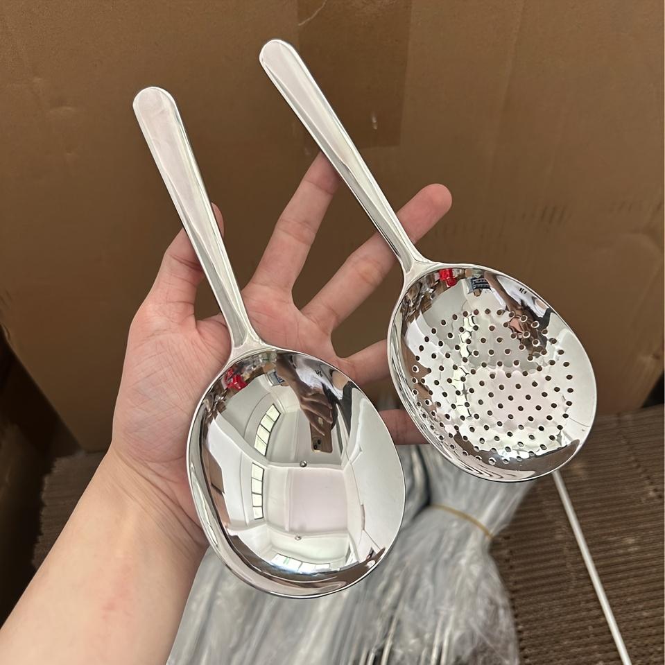 [2pcs Stainless Steel Spoons] 2pcs Heavy-Duty Commercial & Home Kitchen Spoons - Large Serving Spoons with Heat-Resistant Short Handle, Drainage Holes