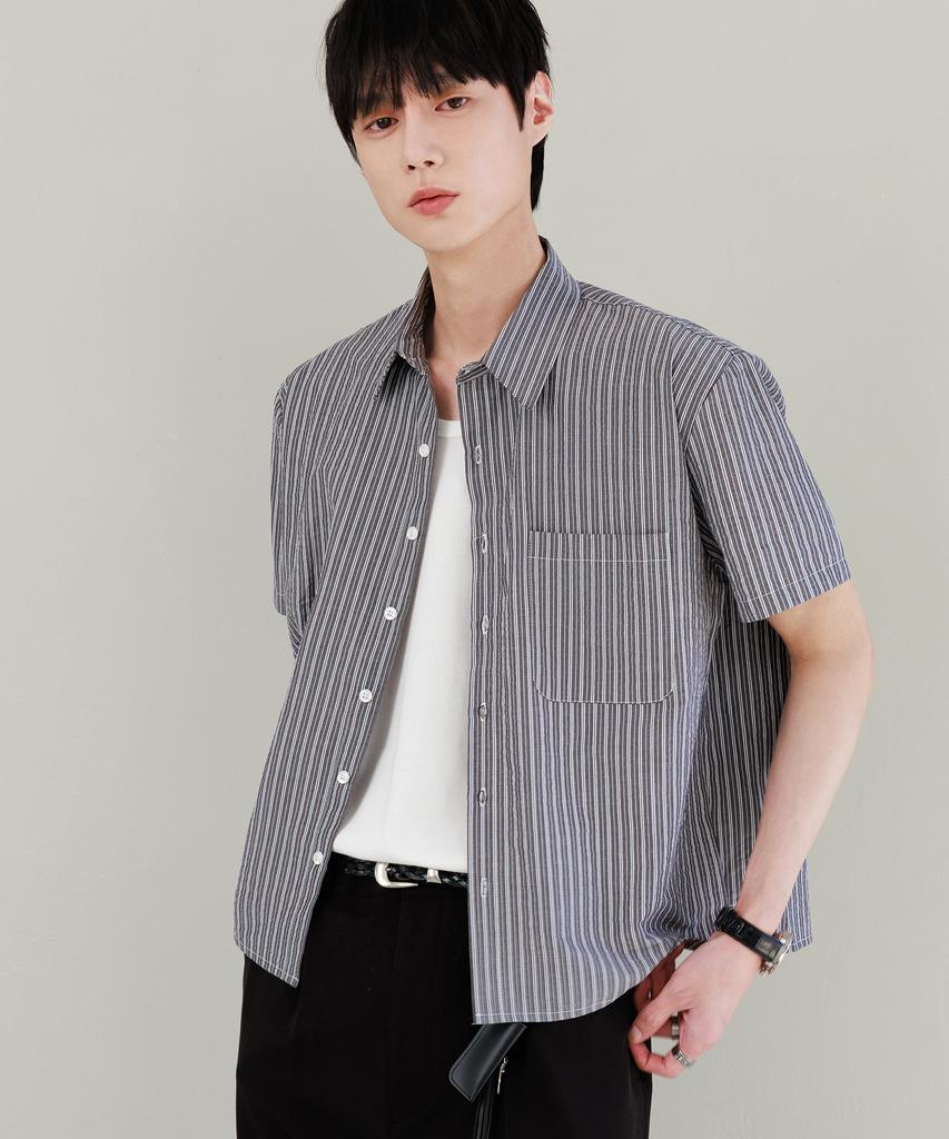 NODU Pin Stripe Crop Half Shirt [Black]