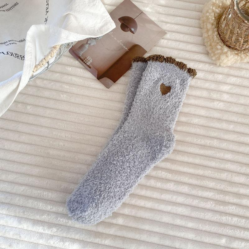Non-shedding Coral Fleece Socks, Women's Embroidered Heart-shaped Sleep Socks, Thickened Warm Half-fleece Socks