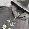 Bluza z kapturem drugiej generacji w stylu vintage z przetarciami, dziurami i pineskami - 1090g Melancholiczna Bogata Edycja
