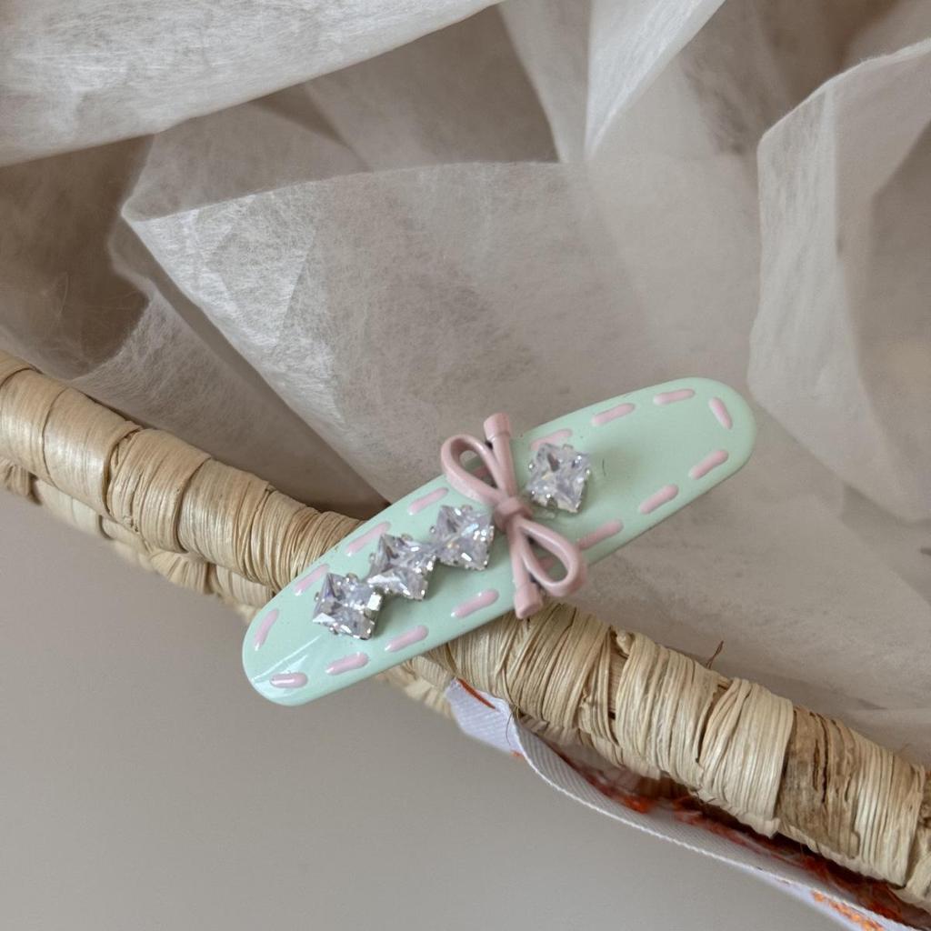 Forest Style Exquisite Crystal Duckbill Hair Clip – High-End Temperament Hairpin for Bangs and Flyaways