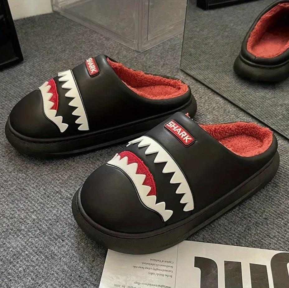 

Хлопковые тапочки мужские акульи зимние забавные домашние тапочки с толстой подошвой теплые нескользящие студенческие тапочки для общежития мужские чёрный