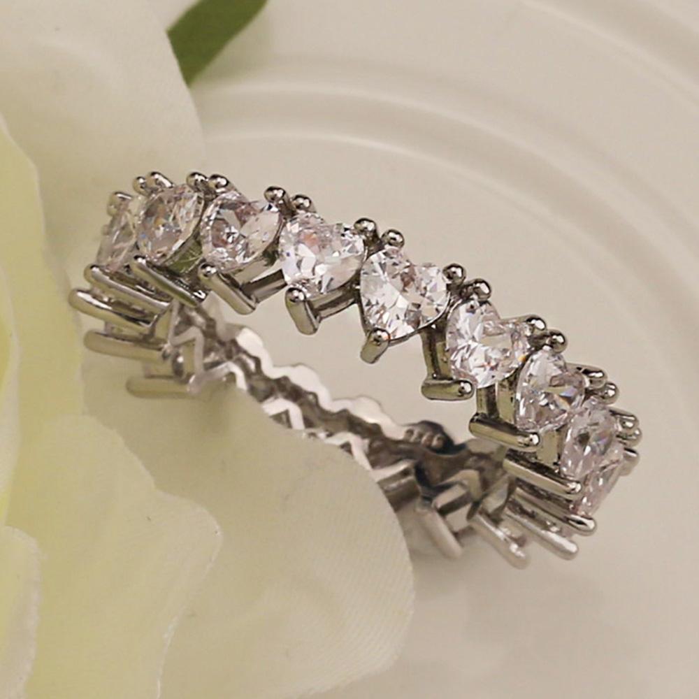 Huitan Einfacher Stil Damenring Eingelegt Glänzendes Herz Zirkonia Modeaccessoires Vielseitig Hochzeit Verlobung Zirkon für Dame Party