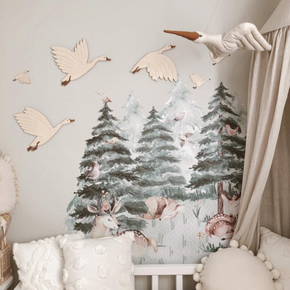 Nordic Wooden Goose Wall Decoration, Flying Birds Pasteable Wall Hanging Pendant Children's Room Wooden Wall Sticker Decoration