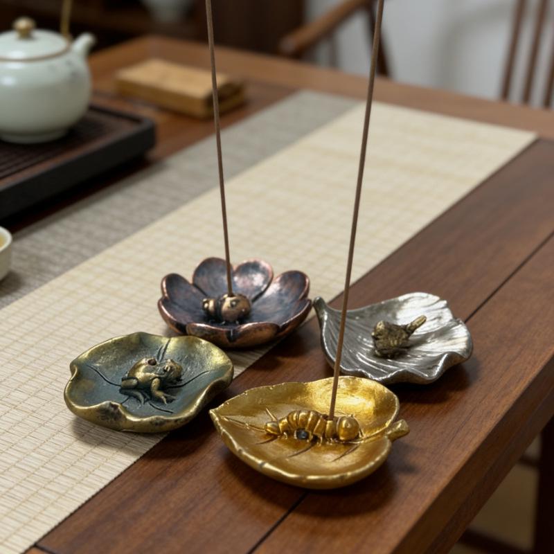 Resin Animal Leaf Incense Holder - Indoor Ornament for Tea Table & Home
