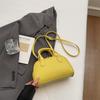 Fashion messenger bag niche casual small square bag women's 2025 summer new hand carry simple commuter shoulder bag
