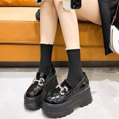 Mocasines de estilo británico para mujer 2025 otoño e invierno nuevos de suela gruesa con aumento de altura interior zapatos de cuero pequeños versátiles zapatos individuales pequeños para mujer
