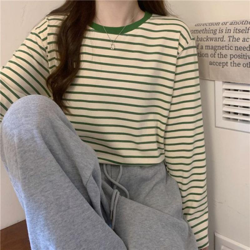 This Thin, Round-neck, Loose, Slimming, Versatile Long-sleeved T-shirt Is A Fashionable Striped Base Layer for Women in Autumn and Winter