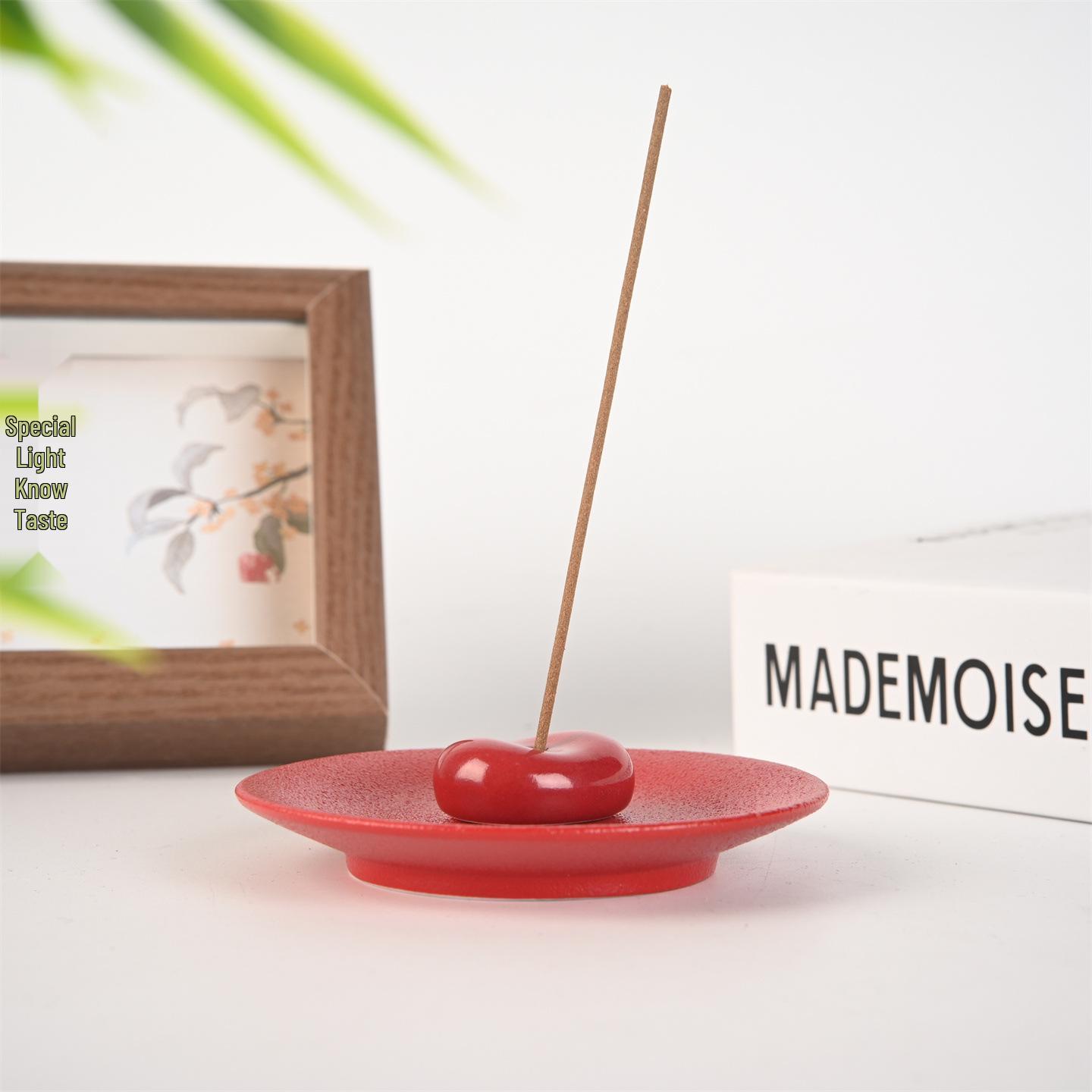 

Red Celebration Ceramic Incense Holder: Light Luxury Chinese-Style, Detachable Incense Stick Holder for Housewarming and Living Room Decor.