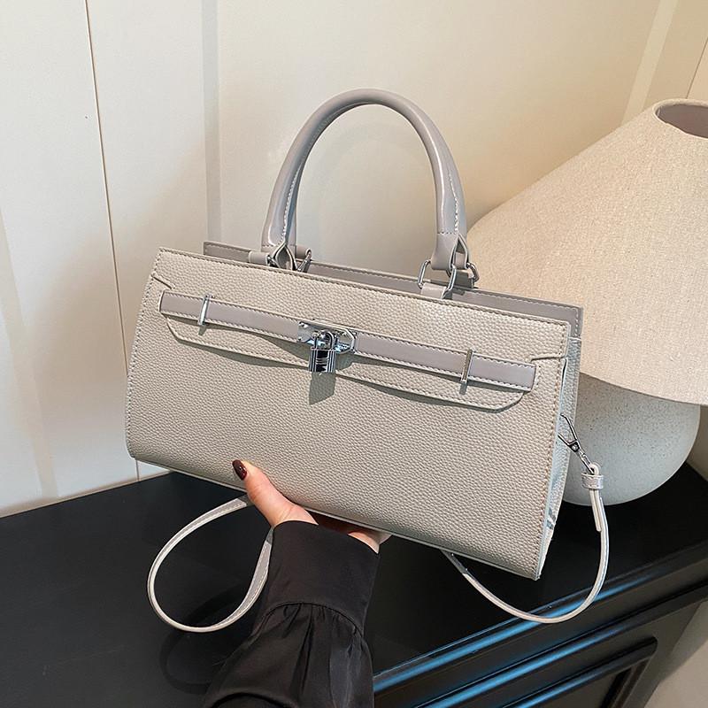 Elegant Women Soft Handbag Internal Solid Color Design And Lock Decoration