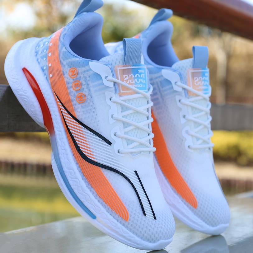 New Casual Sports Shoes Fashionable Breathable Student Shoes Mesh Soft Sole Men's Running Shoes Light and Comfortable Men's Shoes