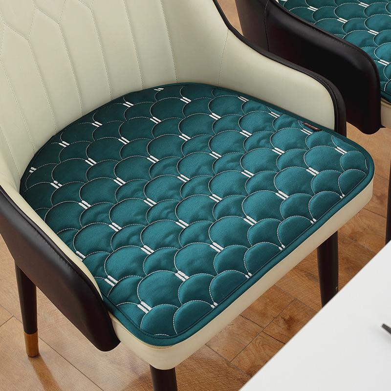 

Стеганая подушка для офисных и обеденных стульев, квадратный дизайн, универсальная для всех сезонов, тонкая подушка для сиденья для ресторанного стула и кресла, комфорт 41*44cm